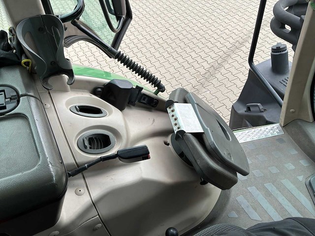 2011 fendt 833 vario vierwielaangedreven landbouwtractor - afbeelding 16 van  21
