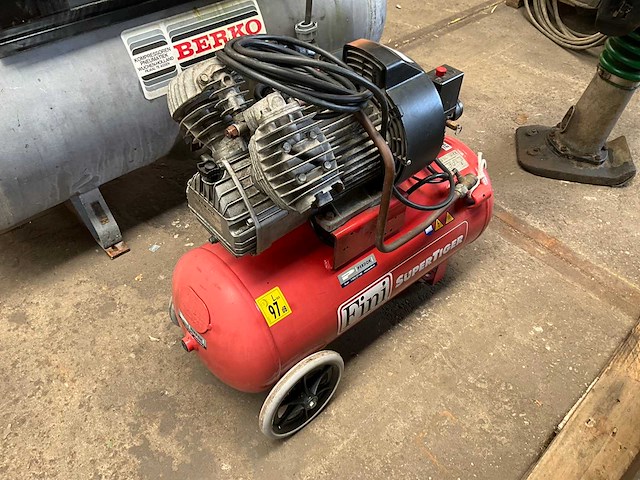 2011 fini zuigercompressor - afbeelding 1 van  6