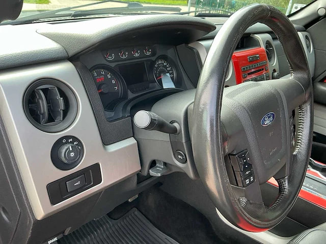 2011 ford f150 raptor bedrijfswagen - afbeelding 26 van  46