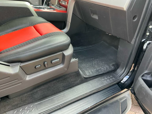 2011 ford f150 raptor bedrijfswagen - afbeelding 38 van  48