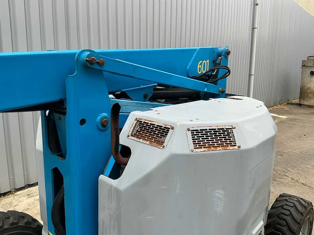 2011 genie z-34/22 ic 4x4 knikarmhoogwerker – 12,6 m werkhoogte - afbeelding 12 van  26