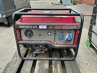 2011 honda em5500cxs noodstroomaggregaat - afbeelding 2 van  4