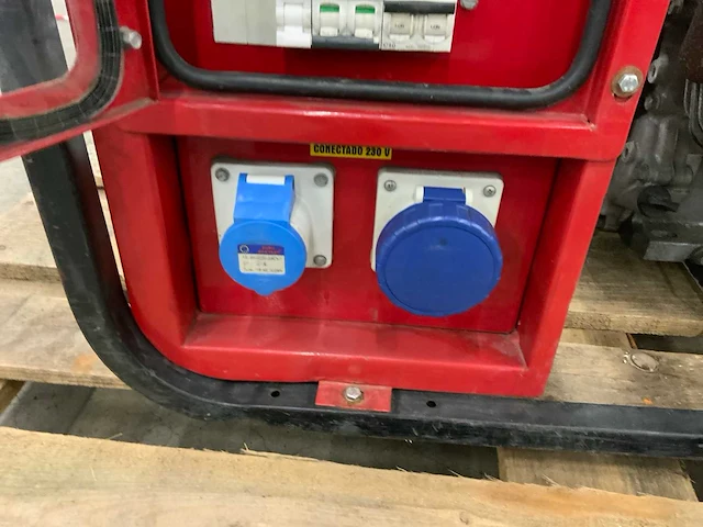 2011 honda g5000h 4,1 kva benzine aggregaat - afbeelding 5 van  8