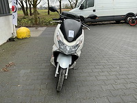 2011 honda pcx 125 motorfiets / scooter - afbeelding 10 van  16