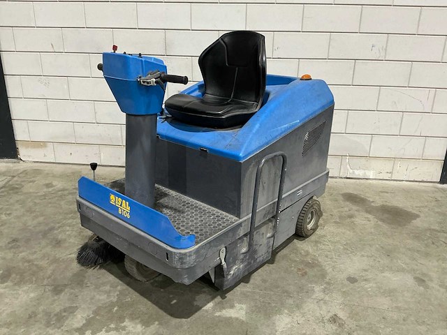 2011 isal pb 106 zelfrijdende veegmachine - afbeelding 1 van  18
