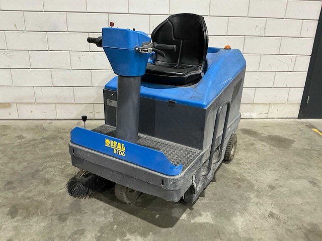 2011 isal pb 106 zelfrijdende veegmachine - afbeelding 2 van  18