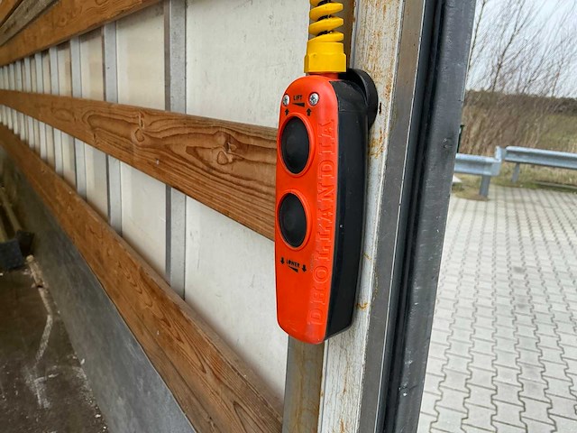 2011 iveco 40c11 bakwagen met gesloten opbouw - afbeelding 4 van  27