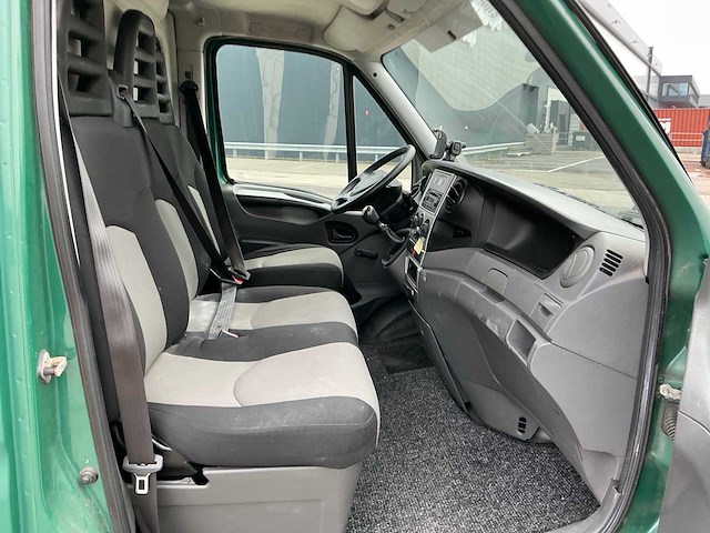 2011 iveco 40c11 bakwagen met gesloten opbouw - afbeelding 10 van  27