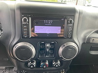 2011 jeep wrangler unlimited 2.8 crd sport personenauto - afbeelding 20 van  38