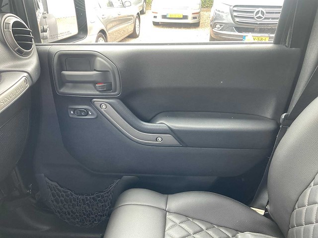 2011 jeep wrangler unlimited 2.8 crd sport personenauto - afbeelding 24 van  38