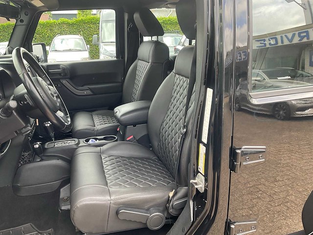 2011 jeep wrangler unlimited 2.8 crd sport personenauto - afbeelding 26 van  38