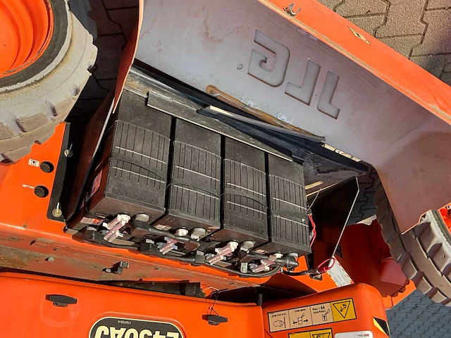 2011 jlg e450aj hoogwerker - afbeelding 31 van  36