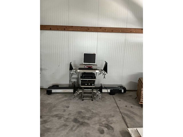 2011 john bean v3d lite lift jbc 3d uitlijn machine - afbeelding 1 van  10