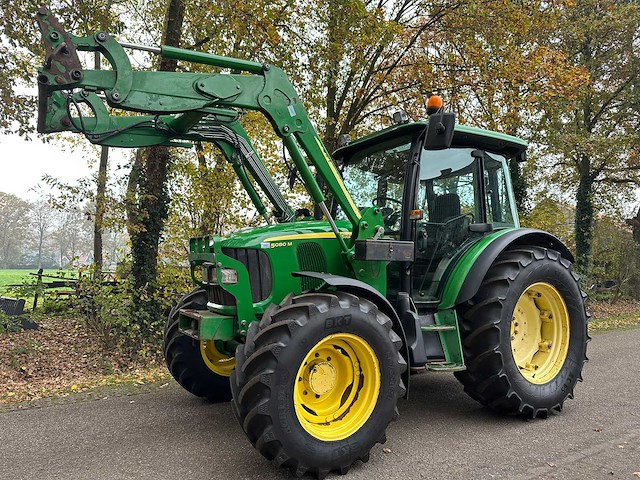 2011 john deere 5080m vierwielaangedreven landbouwtractor - afbeelding 1 van  9