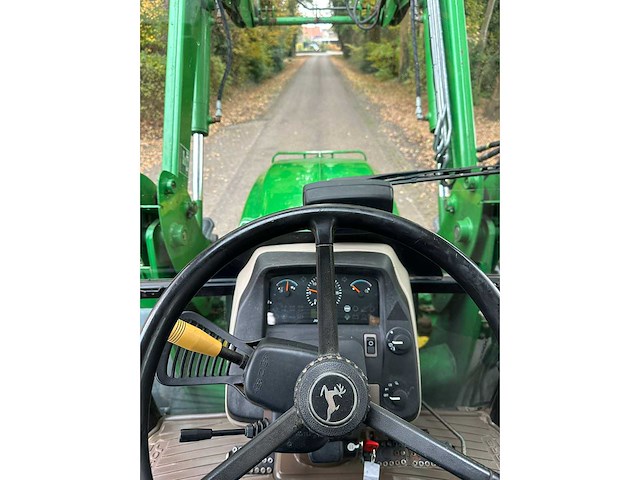 2011 john deere 5080m vierwielaangedreven landbouwtractor - afbeelding 5 van  9