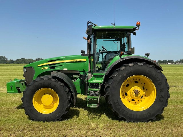 2011 john deere 7730 vierwielaangedreven landbouwtractor - afbeelding 25 van  29