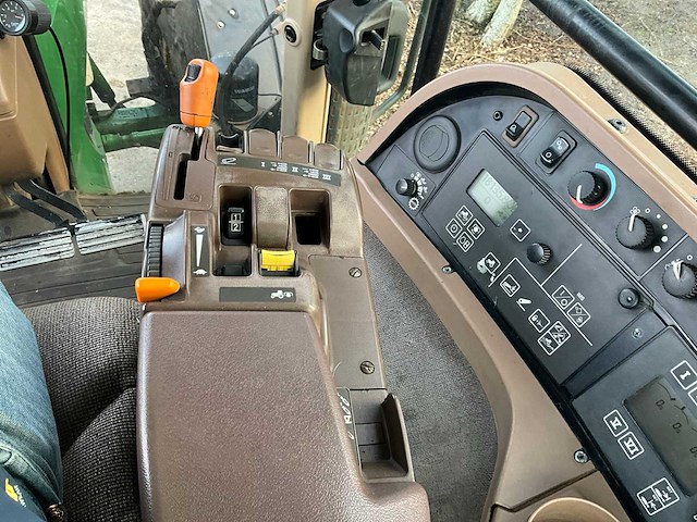 2011 john deere 7730 vierwielaangedreven landbouwtractor - afbeelding 16 van  24