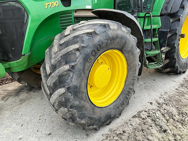 2011 john deere 7730 vierwielaangedreven landbouwtractor - afbeelding 18 van  24