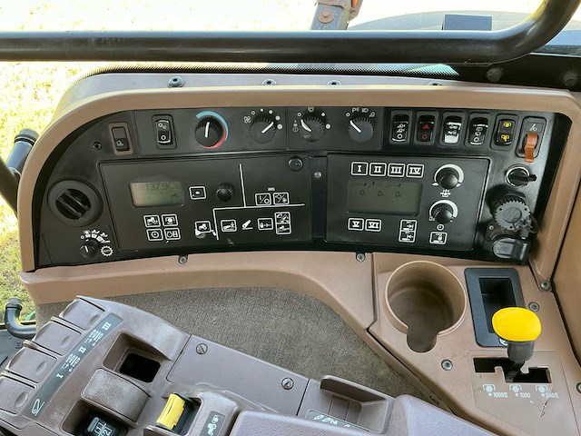 2011 john deere 7730 vierwielaangedreven landbouwtractor - afbeelding 18 van  28