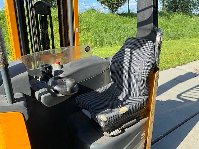 2011 jungheinrich etv214 reach truck - afbeelding 6 van  21