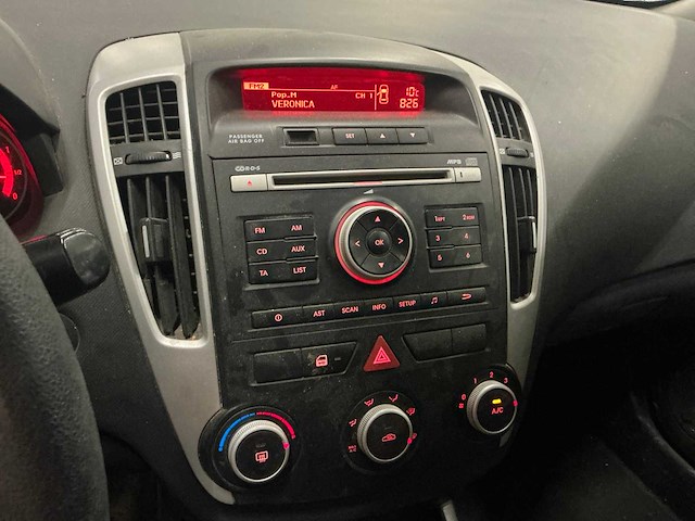 2011 kia cee'd sporty wagon personenauto - afbeelding 4 van  13