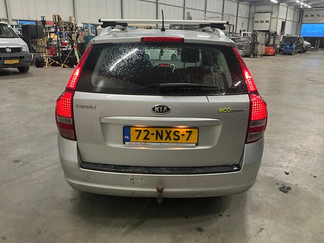 2011 kia cee'd sporty wagon personenauto - afbeelding 8 van  13