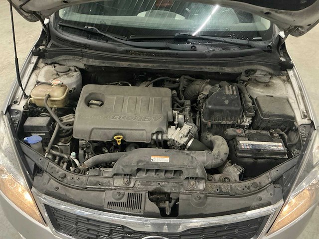 2011 kia cee'd sporty wagon personenauto - afbeelding 11 van  13