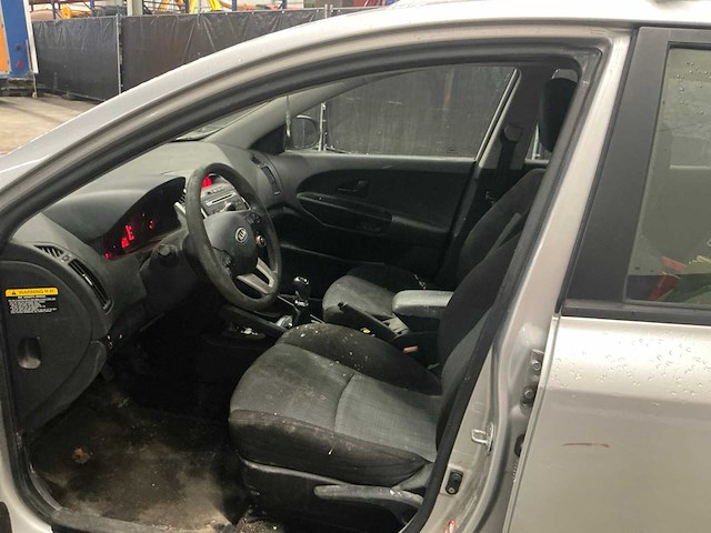 2011 kia cee'd sporty wagon personenauto - afbeelding 13 van  13