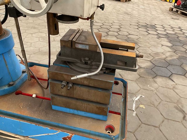 2011 knuth r 32 basic radiaalboormachine - afbeelding 1 van  9