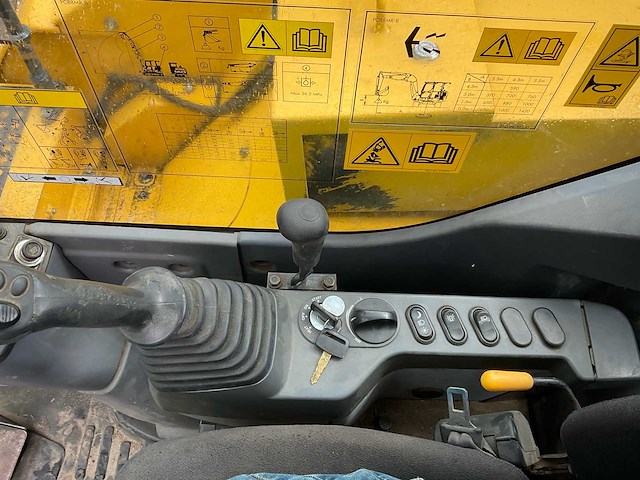 2011 komatsu pc88mr-8 midigraafmachine - afbeelding 22 van  39