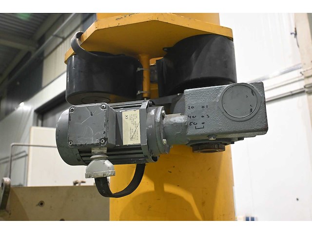 2011 konecranes 750kg kolomzwenkkraan - afbeelding 8 van  8