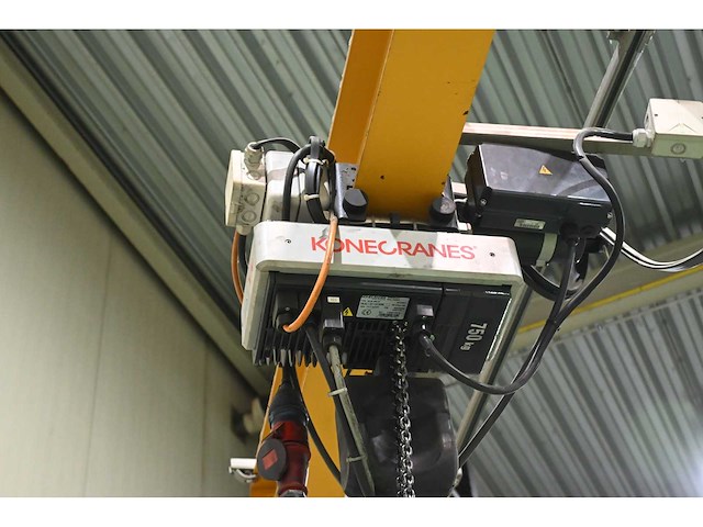 2011 konecranes 750kg kolomzwenkkraan - afbeelding 3 van  8