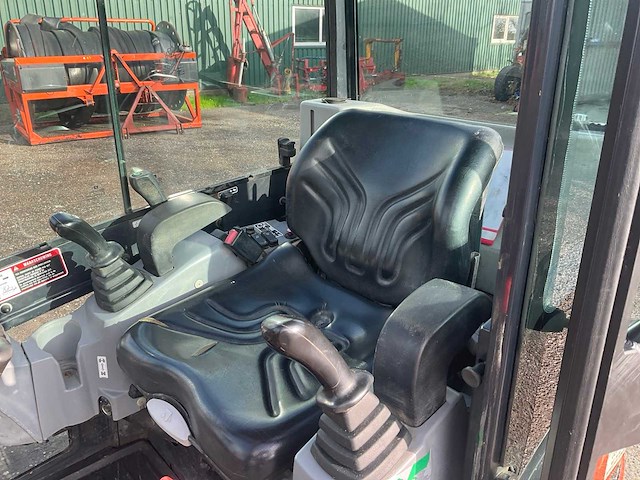 2011 kubota kx016-4 minigraafmachine - afbeelding 15 van  23