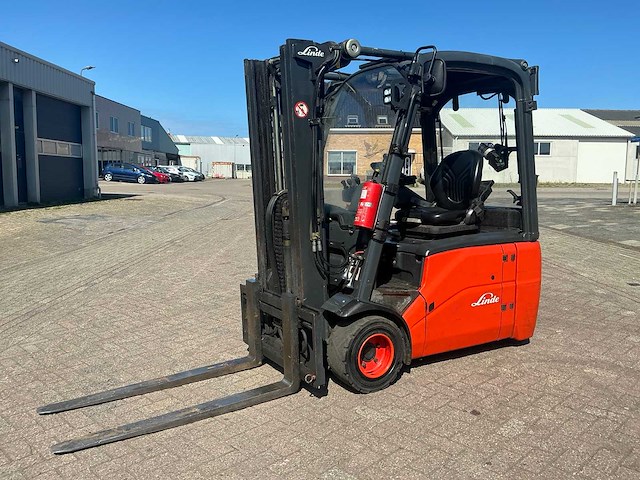 2011 linde e18 vorkheftruck - afbeelding 1 van  18