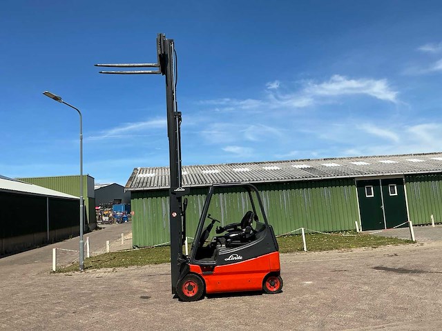2011 linde e20-02 vorkheftruck - afbeelding 12 van  12