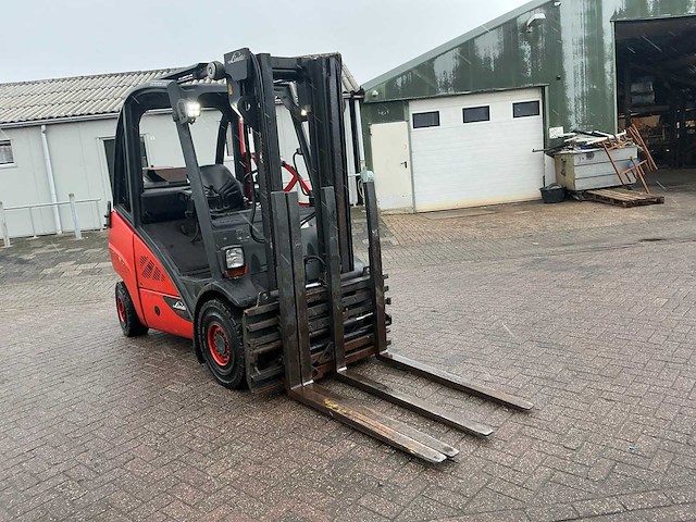 2011 linde h35t-01 vorkheftruck - afbeelding 6 van  7