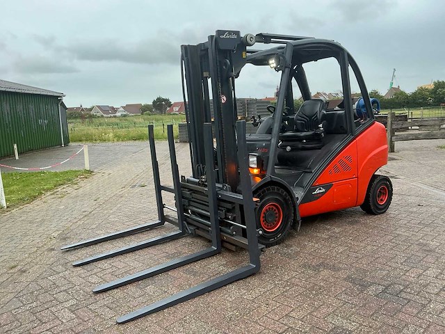 2011 linde h35t-01 vorkheftruck - afbeelding 15 van  18