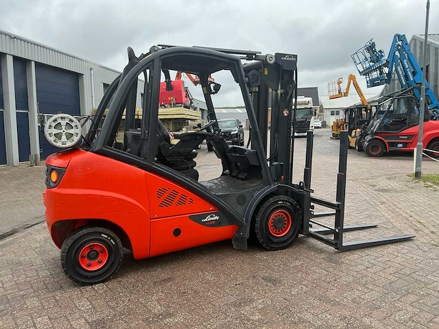 2011 linde h35t-01 vorkheftruck - afbeelding 16 van  18
