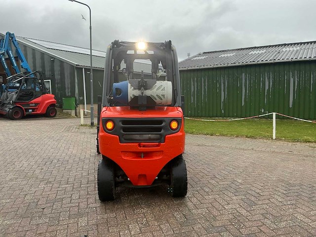 2011 linde h35t-01 vorkheftruck - afbeelding 17 van  18