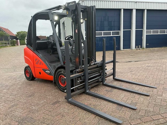 2011 linde h35t-01 vorkheftruck - afbeelding 2 van  3