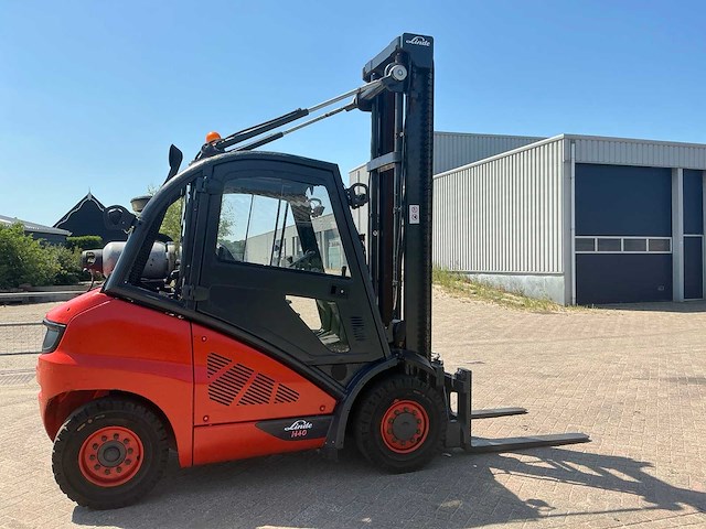 2011 linde h40t-01 vorkheftruck - afbeelding 1 van  5