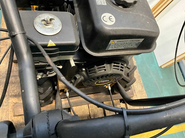 2011 lumag km600 zelfrijdende veegmachine - afbeelding 4 van  5