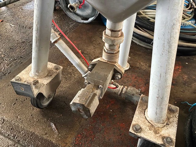 2011 magnet 2000-50-ce straal machine - afbeelding 9 van  14