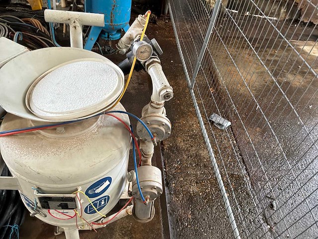 2011 magnet 2000-50-ce straal machine - afbeelding 11 van  14