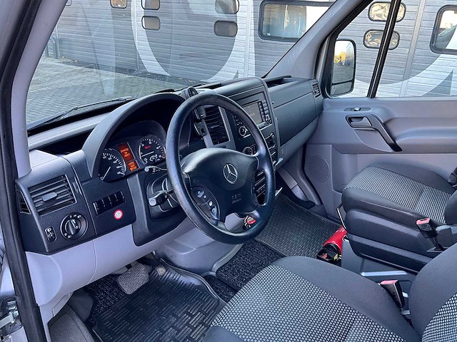 2011 mercedes-benz sprinter 318cdi motorcross camper - afbeelding 25 van  46