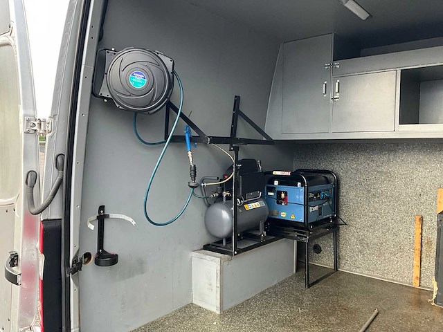 2011 mercedes-benz sprinter 318cdi motorcross camper - afbeelding 7 van  49