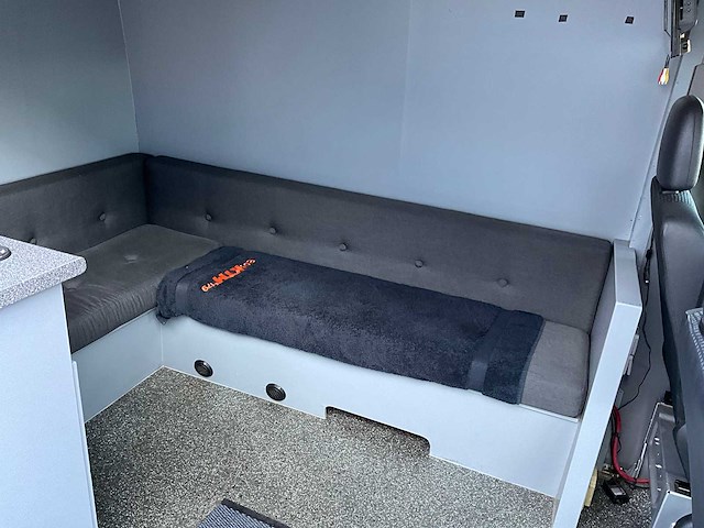 2011 mercedes-benz sprinter 318cdi motorcross camper - afbeelding 36 van  49