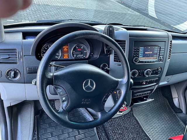 2011 mercedes-benz sprinter 318cdi motorcross camper - afbeelding 38 van  49