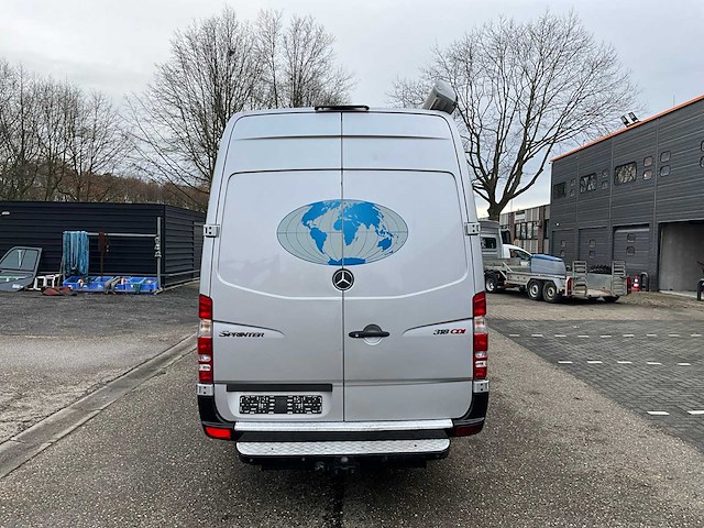 2011 mercedes-benz sprinter 318cdi motorcross camper - afbeelding 22 van  49