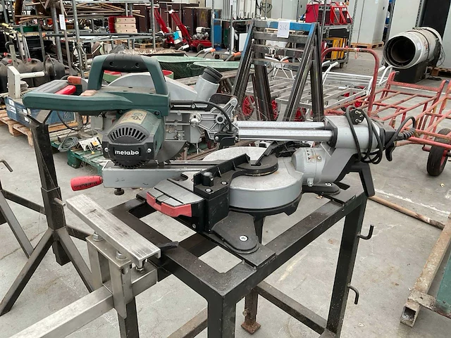 2011 metabo kgs 216m radiaalafkortzaagmachine - afbeelding 2 van  4
